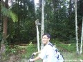 Penulis mengambil gambar kenangan dengan ‘penduduk asli’ Bukit Cerakah.